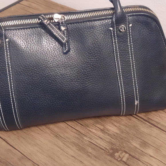 Charles David Handbag - Picture 2 of 8